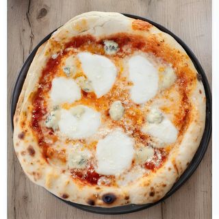 Quattro formagi pizza 28cm