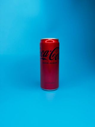 Напій газований Coca-Cola(Кока-кола) ЗЕРО з/б 0.33л