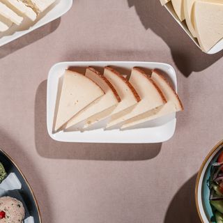 შებოლილი სულგუნი