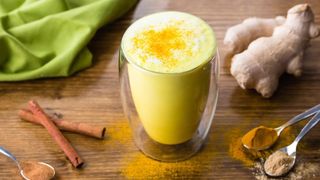 Cúrcuma Iced Chai Latte (250 Ml.)