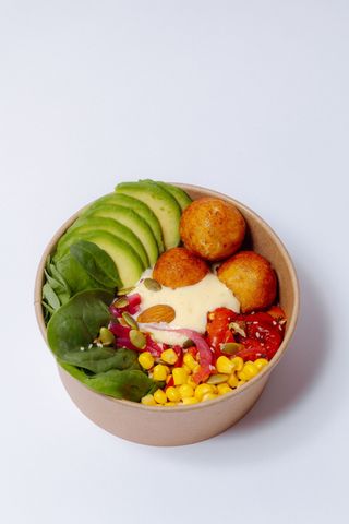 Bol Fiesta cu crochete de pui