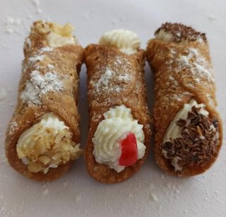 CANNOLI SICILIANI portie 3 cannoli