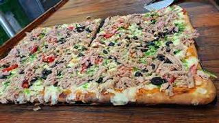 Plateaux Pizza Thon fromages + boisson 1.5L gratuité 