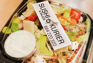 Sałatka grecka z grilowanymi warzywami