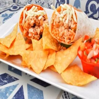 Burrito Con Tinga De Pollo