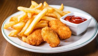 Nuggetsy  z frytkami