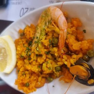 Paella De Marisco Con Gambas Y Chocos