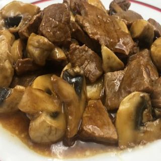 Ternera Con Champiñones