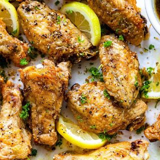 Lemon Pepper E Garlic Parmesana Wings 8 Uni