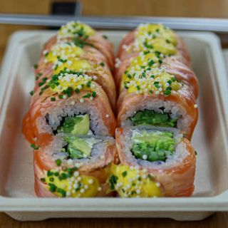 Maki De Salmón