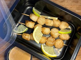 Шашлички із морепродуктів на вибір Шашлички із гребінців  (3 шт)