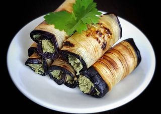 Рулетики из баклажана