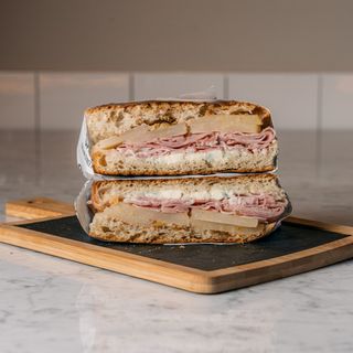 Media Focaccia Pera Salvatore