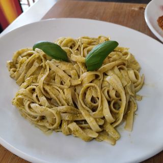Fettuccine ao Pesto