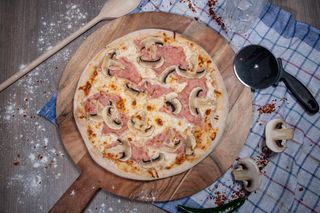 Pizza Prosciutto e Fungi Ø50cm 