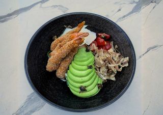 Salata cu creveți Tempura