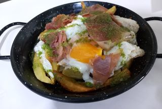 Huevos Rotos Con Jamón