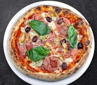 Пица капричоза (500г)