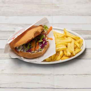 Doner kebab + patatas + refresco (330 ml.)