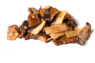 Manzo con funghi e bambù