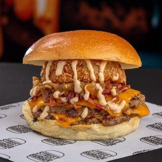 SPECIAL BURGER CON PAPAS