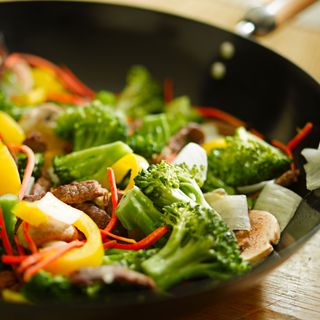 Salteado De Verduras Y Tacos Heura Mediterráneos