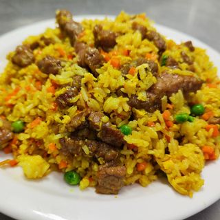 Arroz Frito Con Ternera Y Salsa Curry