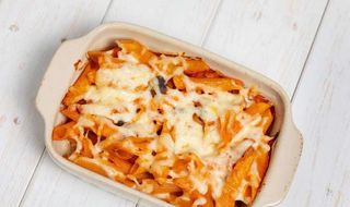 Penne cu pui și ciuperci la cuptor