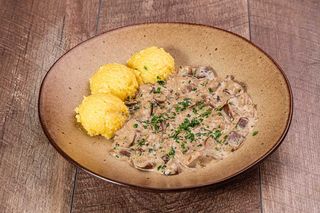 Hribi cu smantana si mamaliguta