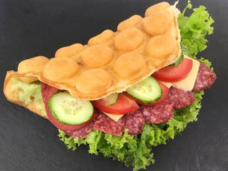 Сендвіч з салямі 