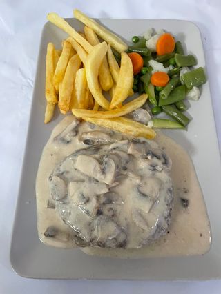 Solomillo Con Salsa De Champiñones