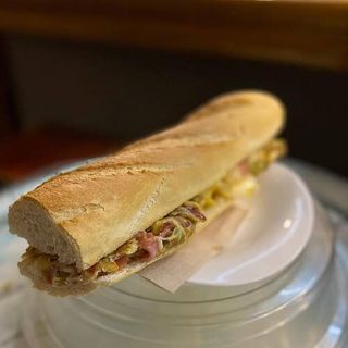 Bocadillo tortillas variadas