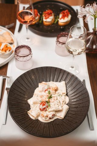 Paccheri cremoși cu creveți și buratta