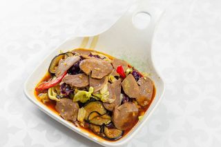 Говяжий язык с баклажанами