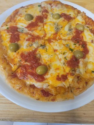 Pizza Argentina  4 Quesos (29 Cm.)