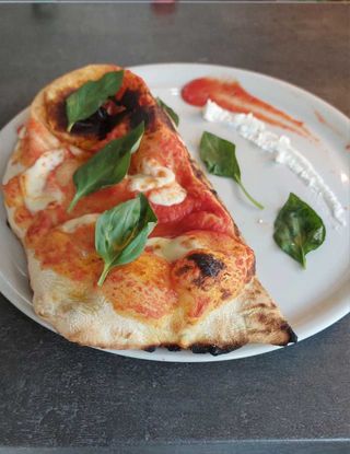 Pizza Calzone Al Forno (33 Cm.)