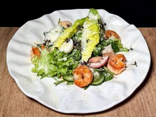 САЛАТ ЦЕЗАР З КРЕВЕТКАМИ 300г (300g)