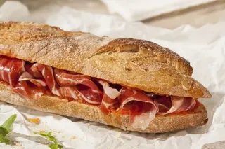 Bocadillo De Salchichón