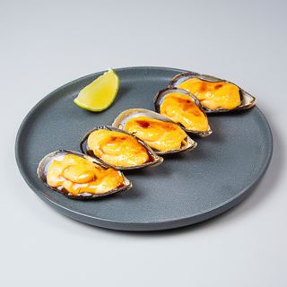 Мидии запеченные в соусе  (5 шт.)