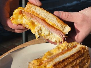 Сендвіч з шинкою (330г)