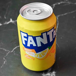 Fanta Limón lata 330ml.