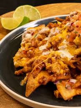 Nachos con carne a la boloñesa