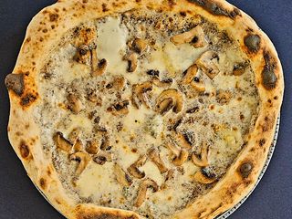 Pizza Tartufata