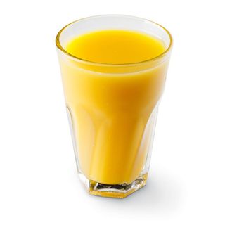 Свежевыжатый сок: апельсин (250 мл)
