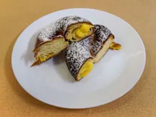 Brezel alla crema pasticcera