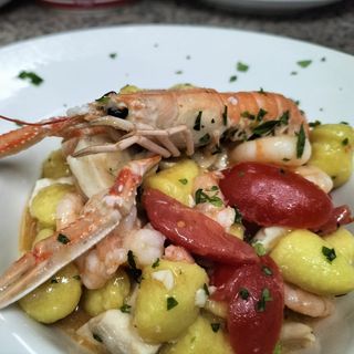 Gnocchetti con polpa di spigole e pomodoro Pachino