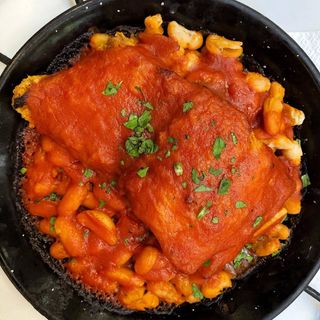 Bacalao Gratinado Con Mousse De Allioli Sobre Crema De Tomate