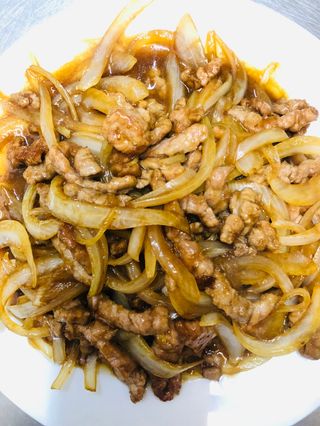 A48. Ternera Con Cebolla