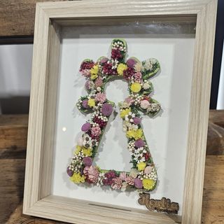 Silueta de la Virgen del Pilar en cuadro