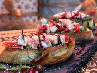 Брускети з восьминігом та Песто соусом (180g)